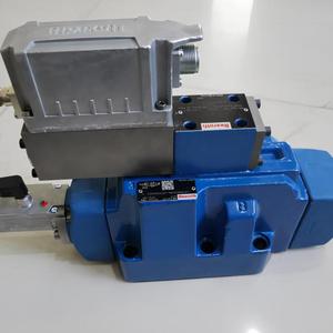 Rexroth R901401731 4wrle25v370m-4x/mxy/24a1 Distributeur directionnel proportionnel piloté par commande pilote avec électronique intégrée Taille 25 - Product Image 3