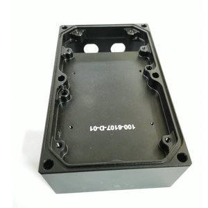 Armoire d'équipement en aluminium 100-6107-D-01 usinée CNC pour la communication par micro-ondes - Product Image 1