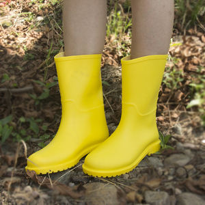 <span class=keywords><strong>Botas</strong></span> de agua antideslizantes de PVC para exteriores YL7285, zapatos de lluvia impermeables a la moda, <span class=keywords><strong>Botas</strong></span> de lluvia de tubo medio para mujer - Product Image 5