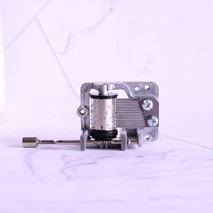 Mecanismo <span class=keywords><strong>de</strong></span> Caja <span class=keywords><strong>de</strong></span> Música <span class=keywords><strong>de</strong></span> Manivela al por Mayor Directo <span class=keywords><strong>de</strong></span> Fábrica, Movimiento Musical Plateado con Miles <span class=keywords><strong>de</strong></span> Canciones - Product Image 2