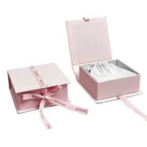 Caixa de jóias para embalagem de presente de papel ecológico personalizado em forma de livro rosa com fita