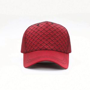 Casquettes de baseball personnalisées 5 panneaux pour femmes, style hip-hop, doublure en satin rouge, motif écailles de poisson tendance, en tissu courant - Product Image 2