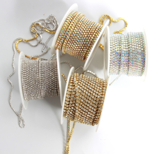 Catena di strass con motivo oro/argento bianco/AB da cucire, con cristalli a punta in vetro per scarpe e diamanti in cristallo da cucire per vestiti - Product Image 2