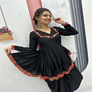 ชุดเดรสแบบดั้งเดิมของอินเดียสำหรับผู้หญิง ทำจากผ้าริยอนคอตตอน ดีไซน์ทรงเคดิยูบานเต็มตัว เหมาะสำหรับงานเฉลิมฉลองแบบดั้งเดิม - Product Image 6