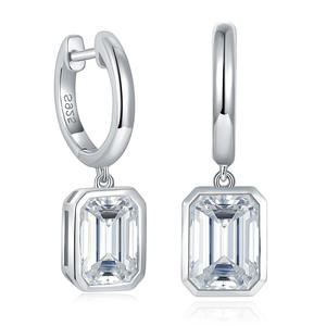 Pendientes de Aro de Moda con Piedra Mossa, Accesorios de Joyería de Silicona con Forma de Llave y Piedra Moissanita - Product Image 1