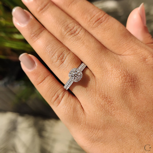 Bague moderne en diamant de laboratoire avec pierre de coupe ronde radiante dans un bandeau élégant pour une élégance intemporelle en provenance d'Inde - Product Image 1