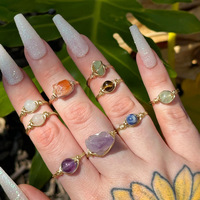 Bague en pierre naturelle brute de cristal de guérison en or, enveloppée de fil de cuivre, pierre précieuse irrégulière, ajustable, cadeau bijoux unisexe, vente en gros