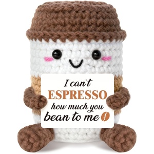 แก้วกาแฟโครเชต์แฮนด์เมด ของขวัญสร้างแรงบันดาลใจสำหรับผู้หญิง พร้อมการ์ดอวยพร ของขวัญแสดงความห่วงใยหลังผ่าตัด - Product Image 4