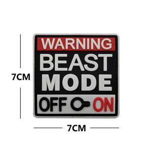 Insignias de moral personalizadas de advertencia de peligro bordadas de tela con respaldo de bucle de gancho para mochila táctica y engranajes al aire libre - Product Image 3