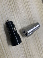 Accessoires pour téléphones portables en gros Rotation à 360 degrés Affichage Chargeurs de voiture USB Adaptateurs de supermarché Câbles de données
