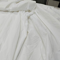 Tissu Pongee 75D 190T 100% Polyester, doublure tissée légère de style croisé avec des caractéristiques imperméables et respirantes
