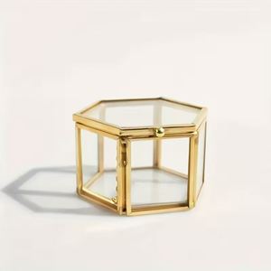 Caja de Joyería Hexagonal de Cristal Dorado al por Mayor, Estuche Transparente para Anillos con Logotipo Personalizado, Caja Geométrica de Alta Calidad para Boutique Minorista - Product Image 5