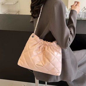 Sac à bandoulière en similicuir pour femme, motif losanges, avec chaîne, fermeture à cordon, noir, style minimaliste, toutes saisons - Product Image 3