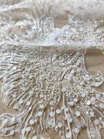 Nouveau tissu en dentelle de luxe européen et américain, brodé de fleurs, de sequins et de perles, à motif de branches, pour robe de mariée