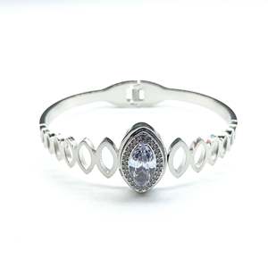 Bracelet en cristal, acier inoxydable 316L, plaqué or PVD, design ovale avec pierre, bijoux tendance pour femmes - Product Image 1