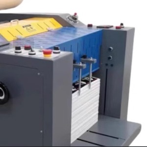 Machine à plastifier Nantong modèle 420 1860x870x1360mm, alimentation automatique du papier, vitesse de pelliculage 1-12m/min - Product Image 1