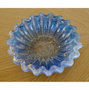 Bol décoratif en résine fait main, porte-bijoux coloré, plat à bibelots en résine époxy, accent moderne pour la maison, idée cadeau parfaite - Product Image 4