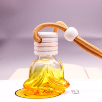 Diffuseur d'huiles essentielles pour voiture, flacon en verre coloré et mignon de 6 ml, à suspendre au rétroviseur, parfum pour voiture, vente en gros