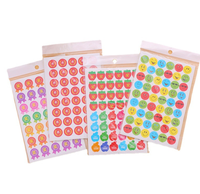 Autocollant de récompenses de salle de classe de petite fleur rouge encourageant l'étudiant de maternelle avec la conception de bande dessinée faite de papier