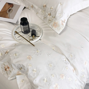 Parure de lit de luxe en coton brodé à motif floral, vente en gros d'usine, comprenant draps et housses de <span class=keywords><strong>couette</strong></span> - Product Image 5