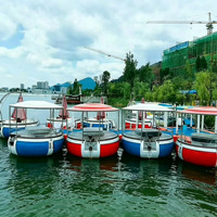 Bateau de loisirs électrique circulaire multifonction avec barbecue, table de mahjong, bateau donut pour divertissements aquatiques