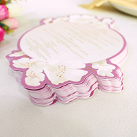 Invitaciones de Boda Personalizadas con Forma Floral y Borde Rosa, Menús de Boda con Impresión Floral
