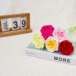 Ramas de rosas tailandesas de hilo de algodón hechas a mano, rosas artificiales, flores tejidas, flores de lana, regalo al por mayor. - Product Image 3