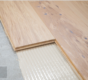 Plancher renforcé de couleur noyer, surface piano imperméable et antidérapante, 8 mm, 11 mm, 12 mm - Product Image 2