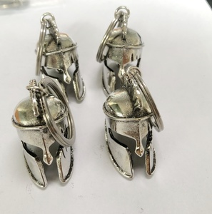 En gros, Porte-clés Clochette de moto en laiton et alliage de zinc, style <span class=keywords><strong>vintage</strong></span>, porte-bonheur, avec motifs <span class=keywords><strong>casque</strong></span> de guerrier et ange gardien, cadeau - Product Image 1