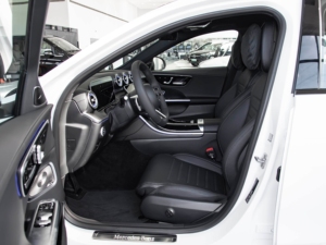 Nuova Mercedes Classe C 2026 con guida a sinistra, 0 km - <span class=keywords><strong>Auto</strong></span> usata garantita <span class=keywords><strong>per</strong></span> concessionari globali CN - Product Image 5