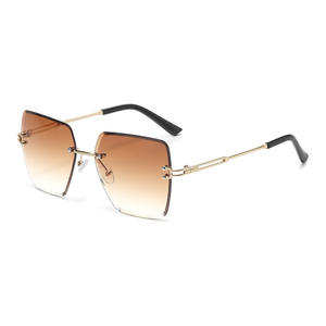 Lunettes de soleil de luxe unisexe sans monture 2025 – Tendance, polarisées UV400, confortables, avec logo personnalisé, élégantes et stylées, accessoire de <span class=keywords><strong>plage</strong></span> - Product Image 2