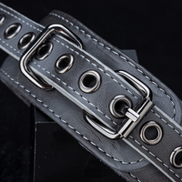 Kit de Contrainte Gothique Noir en Cuir : Menottes, Liens de Cheville, Fouet, Collier, Sangles Réglables – Ensemble de Jeu de Rôle pour Couples – Vente en Gros