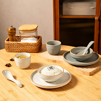 Vaisselle minimaliste pour hôtel, vaisselle personnalisée OEM, ensemble de vaisselle Japandi, vaisselle en céramique, ensemble de 4 pièces, tasse, bol, cuillère, assiette, vaisselle géométrique