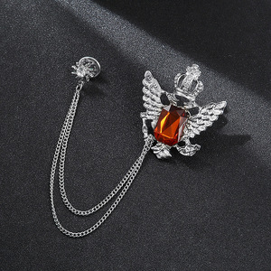 Broche Masculino Estilo Europeu-Americano em Liga Banhada a Prata com Coroa, Águia e Pedra Preciosa; Acessório de Borla para Gravata Borboleta e Lapela de Terno - Product Image 5