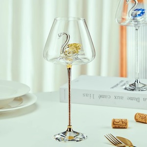 Copa de Vino de Cristal Transparente Roja, Estilo Nórdico Moderno y Sencillo, Soplada a Mano, con Forma de Cisne, de Lujo, para Reuniones Familiares - Product Image 2