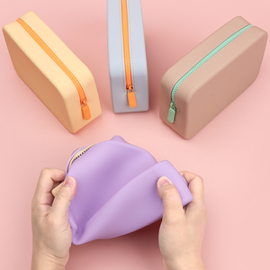Bolsa <span class=keywords><strong>de</strong></span> Maquillaje <span class=keywords><strong>de</strong></span> Silicona, Bolsa <span class=keywords><strong>de</strong></span> Cosméticos Portátil <span class=keywords><strong>de</strong></span> <span class=keywords><strong>Viaje</strong></span> <span class=keywords><strong>para</strong></span> <span class=keywords><strong>Mujer</strong></span>, Lavable, Versátil, con Cierre - Product Image 3