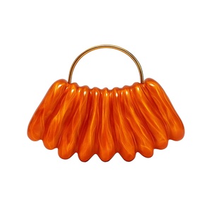 Sac de soirée plissé en acrylique pour femme, pochette marbrée avec poignée supérieure en métal, idéal pour cocktails et soirées formelles - Product Image 3