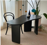 Table d'ordinateur de bureau en bois massif nordique simple bureau de chambre à coucher de maison moderne bureau de forme spéciale