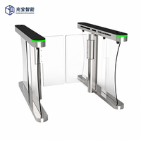 Porte rapide esthétique transparente en verre sans cadre avec LED linéaires, qualité architecturale professionnelle, cristal clair