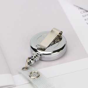 Nouveau produit : porte-badge rétractable durable avec chaîne en métal, compatible avec les porte-cartes d'identité pour les travailleurs sociaux - Product Image 3