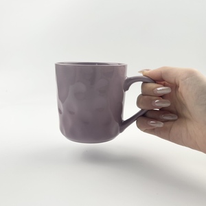 Taza de Agua de Cerámica Clásica Jiusi con Logotipo Personalizado Barata, Creativa y con Degradado, Capacidad y Color Personalizables para Uso en Restaurantes, Regalos para Parejas - Product Image 1