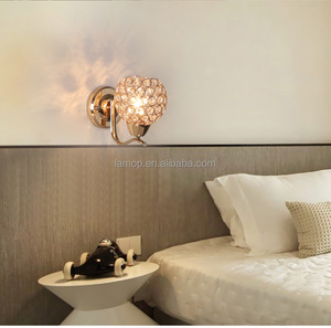 <span class=keywords><strong>Applique</strong></span> murale LED en <span class=keywords><strong>verre</strong></span> <span class=keywords><strong>blanc</strong></span> minimaliste moderne, fabrication directe d'usine - Luminaire en fer pour chambre à coucher, bureau, hôtel, salle de bain, décoration - Product Image 2