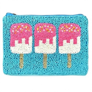 Bolsa con Cuentas y Patrón de Palomitas Rosas sobre Fondo Azul, Accesorio de Moda - Product Image 1