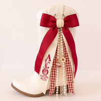 Breloque de botte personnalisée avec logo blanc, lettres grecques 1920, souvenir universitaire de sororité, colombe dorée et nœud en dentelle