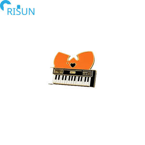 Épingles en émail <span class=keywords><strong>Wu</strong></span>-<span class=keywords><strong>Tang</strong></span> Clan en gros, pas chères, broche de groupe de musique, badge hip-hop rap des années 90, logo personnalisé, épingles en émail de guitare et de piano - Product Image 3