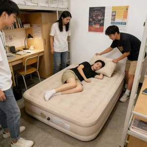 Colchón Inflable King Size Moderno con Superficie Aterciopelada, Diseño Plegable Portátil para Uso en el Hogar y Campamentos al Aire Libre - Product Image 1