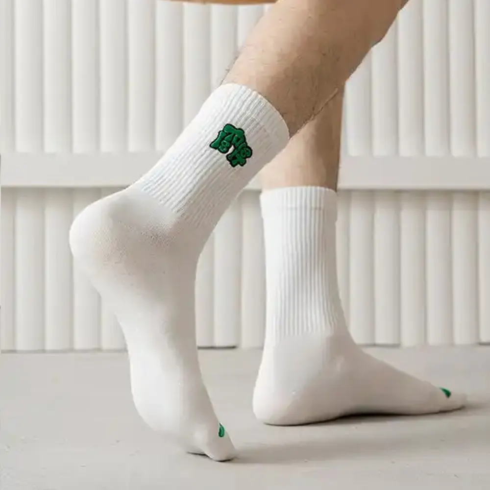 Custom Terry Men's Socks Mid-Tube Combed Cotton Letter Embroidery Anti-Pilling Street Fashion Logo Men's Socks