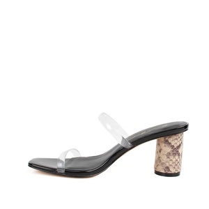 Última moda de verano, Chanclas de PVC para mujer, Sandalias de tacón alto, tacón transparente esponjoso transparente con punta abierta y posición superior - Product Image 5