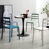 Chaise empilable en plastique PP durable à fibres longues, siège ergonomique, couleur personnalisable disponible pour le marché d'Afrique et d'Asie du Sud-Est