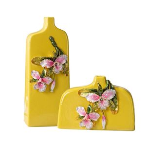 Vente en gros de table de salon, décoration de maison, cadeau créatif, bijoux de luxe en métal émaillé de couleur jaune, décoration de vase en céramique - Product Image 1